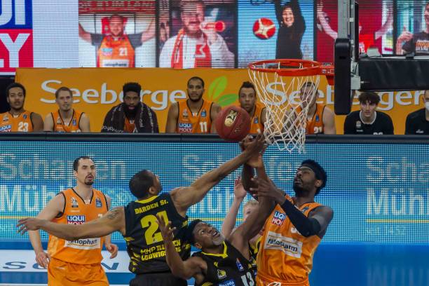 球迷们也期 球迷们也期