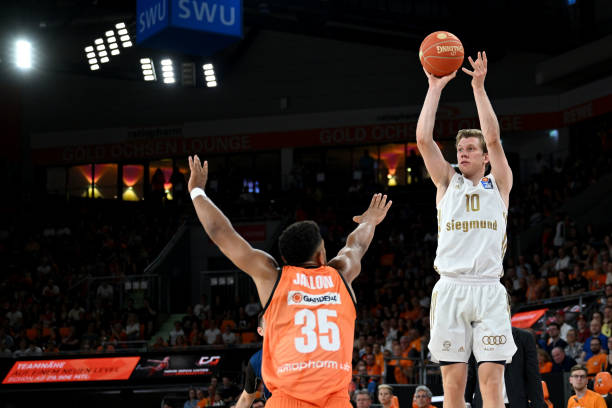 洲足坛的焦 洲足坛的焦